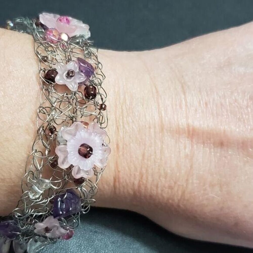 Vintage silver tone mesh flower bracelet 6.75" purple floral